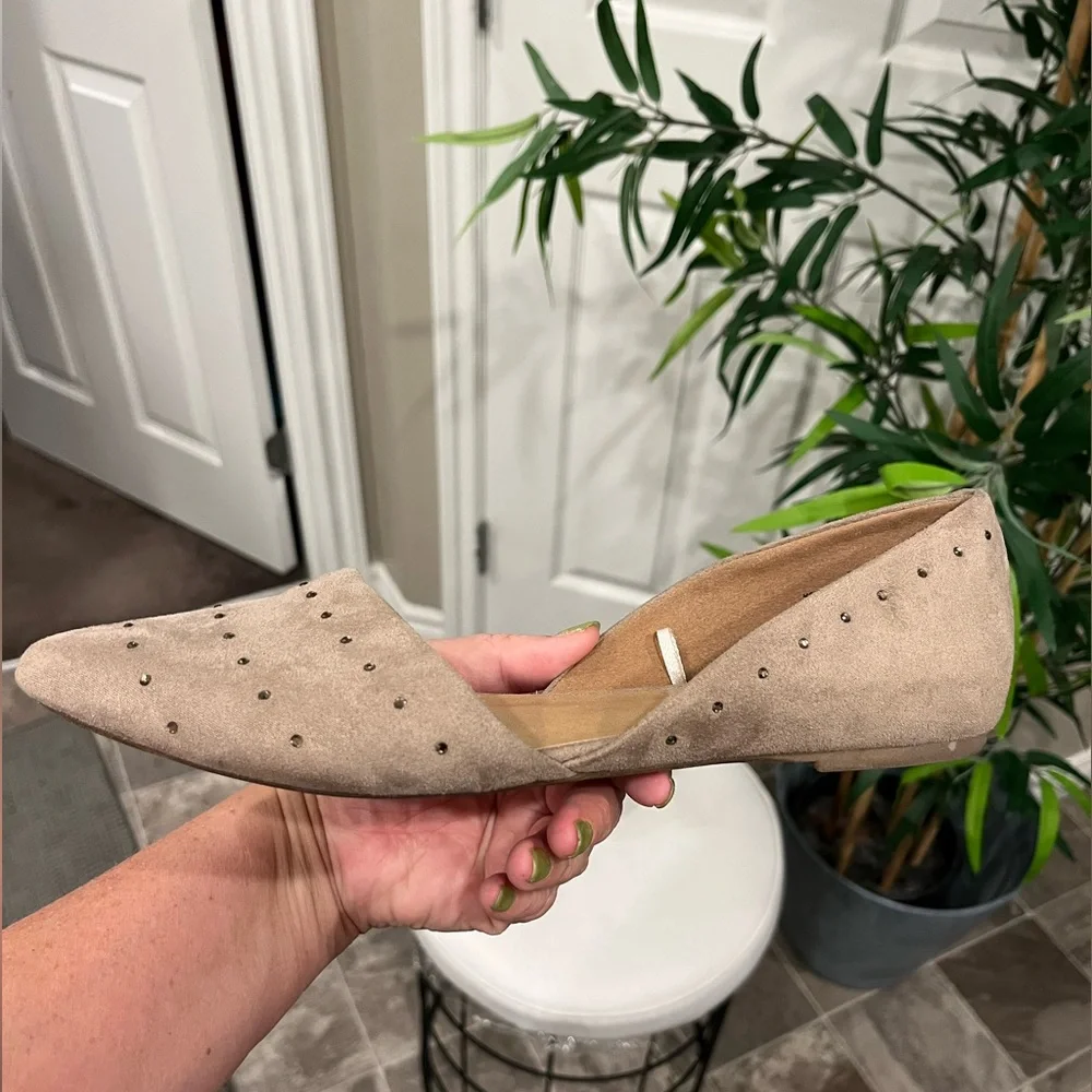 Seychelles brand taupe flat with rhinestone detail - Picture 10 of 16